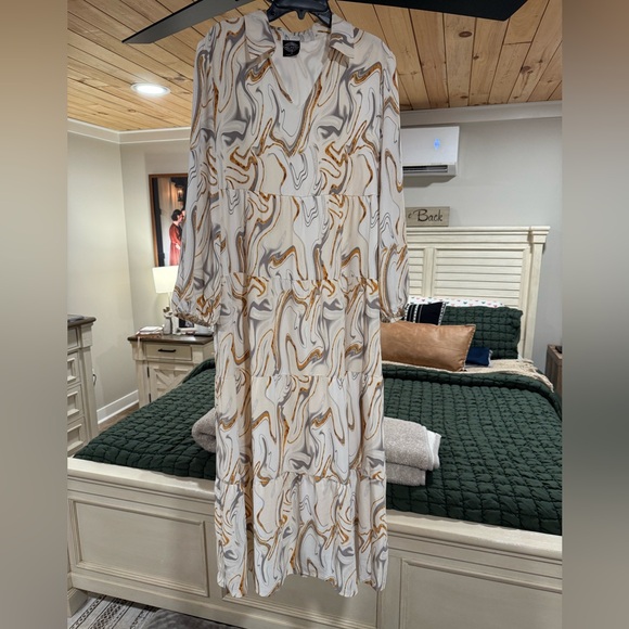 Dresses & Skirts - Elegant Marble Print Maxi Dress